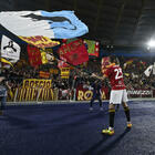 Roma, Mancini e la bandiera con il topo al derby: la Figc apre un'indagine. Le scuse del difensore e cosa rischia
