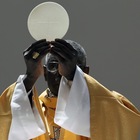 Papa Francesco rimette in riga il cardinale Sarah, capofila della fronda tradizionalista