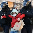 Russia, nuove proteste in piazza contro la guerra: migliaia di manifestanti arrestati