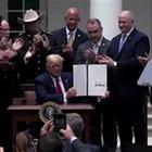George Floyd, Trump firma decreto su riforma polizia