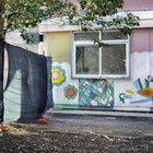 Roma, crollano le iscrizioni alla scuola materna e ai nidi: la metà dei bimbi resta a casa
