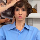Andrea Delogu mostra la trasformazione in Mara Maionchi: «Mi dona il castano?»