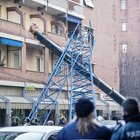 Torino, gru crolla su un palazzo in via Genova: tre morti