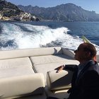 Berlusconi va a Ischia per un comizio, il suo yacht si rompe in mare aperto