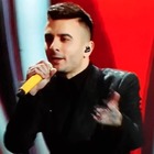 Sanremo 2020, Junior Cally si esibisce senza maschera. Tripudio social: «Bella canzone». Ma per la giuria è ultimo