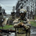 Mosca, in Ucraina in due mesi le stesse perdite di 9 anni di guerra in Afghanistan. «Morti 15mila soldati russi»