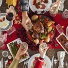 Natale, pranzi e cene in famiglia: le regole anti contagio degli esperti