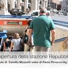 Roma, la metro Repubblica riapre dopo 246 giorni: i romani festeggiano in piazza