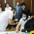 Israele allenta il lockdown: riaprono ai vaccinati teatri, palestre, siti turistici e tornano i concerti