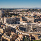 Coronavirus, Vaticano, anticipa la fase 2 e riapre il magazzino degli abiti e dei sigari