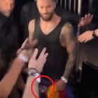 Maluma molestato al concerto, un fan lo tocca nelle parti intime: la reazione del cantante