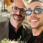 Matrimonio Karima Ammar, insulti omofobi a ex cantante di Amici e al compagno dopo una foto con il bouquet
