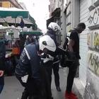 Roma, retata a Termini: inseguimenti e arresti di pusher davanti ai turisti
