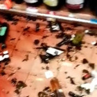 La paura nei video sui social: bottiglie distrutte nei supermercati, crolli in stazione e lampadari impazziti