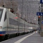 Due treni deragliano in Svizzera: «Vagoni ribaltati, ci sono diversi feriti»