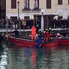 Dramma sul Canal Grande a Venezia: giovane si tuffa in acqua e annega
