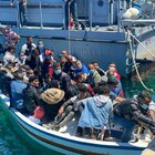 Migranti, sbarchi continui a Lampedusa: 1.200 persone adesso nell'hotspot