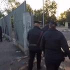 Stupro 14enni: blitz dei carabinieri nel campo nomadi in via di Salone