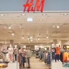 H&M chiude 7 negozi in tutta Italia: ecco i punti vendita che non riapriranno. A rischio 145 lavoratori
