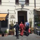 Roma, arrestati tre borseggiatori, denunciati venditori che bloccano il passaggio della metro