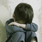 Bambino violentato a scuola: arrestato il bidello