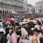 Evade dai domiciliari a Sacile: arrestato al Carnevale di Venezia