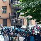 Scontri a La Sapienza: la polizia carica gli studenti che manifestano contro il convegno di Azione Universitaria