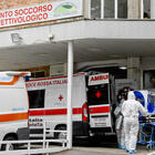 Covid, emergenza negli ospedali della Campania: «Fate un lockdown personale, siamo al limite»