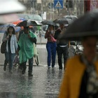 Maltempo, pioggia fino a domani in Italia: a Milano allagamenti nella notte, Seveso a livello di allerta. Le previsioni