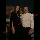 Angelina Jolie e Chloè Zhao al ristorante Aroma 