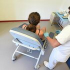 Vaccino AstraZeneca, Ema: «No fattori di rischio specifici per trombosi rare»