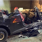 Incidente a Montesilvano, con l'auto contro un muro in galleria dopo un tamponamento: due morti. Lui ha 23 anni, lei 33