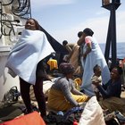 Nave Alan Kurdi diretta a Malta, due madri con i bambini rifiutano lo sbarco