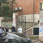 Roma, i bimbi dell'asilo nido e i pazienti del centro Covid hanno lo stesso ingresso: rivolta dei genitori a Tor Marancia