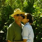 Bruce Willis, come sta? Il bacio della moglie Emma per i 16 anni di matrimonio: «Piango e sei il mio uomo speciale»
