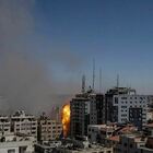 Gaza, bombarbato il palazzo sede di Al Jazeera e Ap