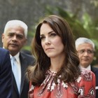 Kate Middleton è scappata in lacrime da Buckingham Palace? «È colpa di Meghan Markle e Harry...»