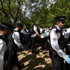 Londra, incidenti durante una protesta contro il lockdown a Hyde Park