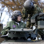 Giappone, esercito più forte e addio posizione difensiva
