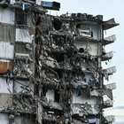 Miami, crolla palazzo di 12 piani: almeno un morto, centinaia i dispersi. «Sembrava una bomba»