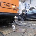 Milano, incidente tra tram e auto