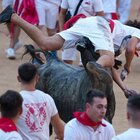 Festa di San Firmino, decine di feriti a Pamplona: «Cornate durante la corsa dei tori»