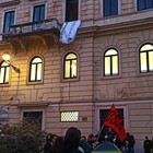 Liceo Ripetta di Roma occupato, tensione tra polizia e studenti: impedito l'ingresso a scuola