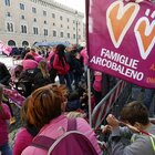 Coppie gay, i pm di Padova impugnano 33 atti di nascita di bambini con due mamme: «Sono illegittimi»