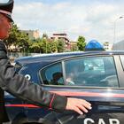 Pescara, bimbo intrappolato nell'auto della madre: salvato dai carabinieri