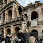 Roma, turista aggredito al Colosseo