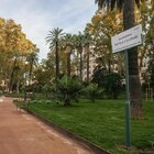 Roma, Esquilino maestre multate «Niente lezione sul prato di piazza Vittorio»