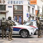 Vienna, attacco in sei punti della città: «Quattro morti e molti feriti, ucciso terrorista simpatizzante dell'Isis». Attentatori in fuga