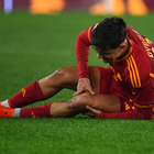 Dybala infortunato: tre settimane di stop per lesione al flessore. Mourinho deve fare a meno di lui contro Napoli e Juve