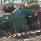 Muore schiacciato dal trattore, 64enne perde la vita mentre lavora al suo terreno agricolo